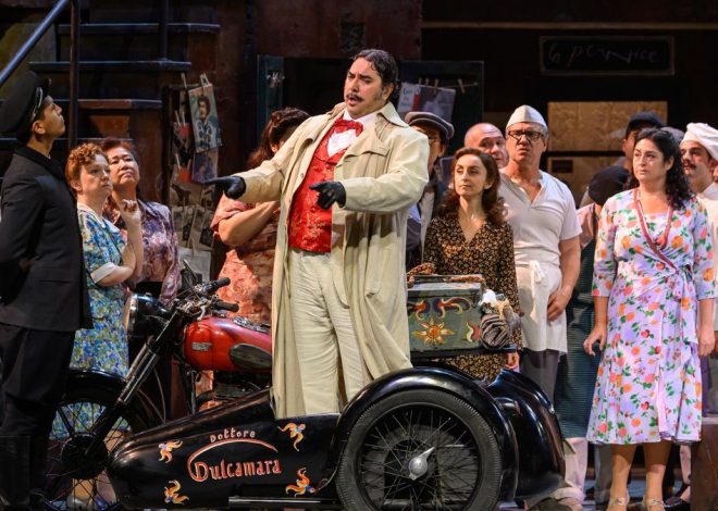 Mario Gas reconquista por sexta vez el Liceu con su montaje de ‘L’elisir d’amore’ de Donizetti