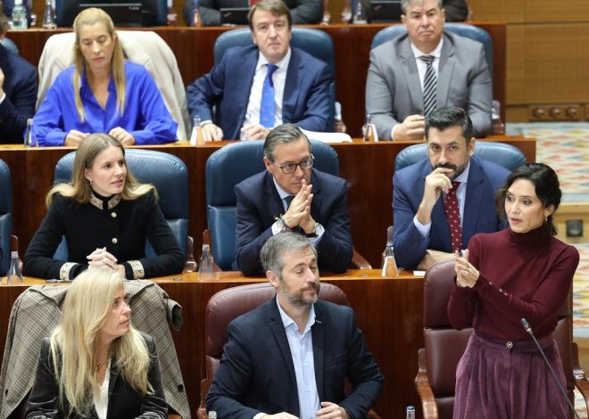 El PSOE recuerda a Ayuso las «mentiras» de su pareja en el Supremo y ella responde que Quirón es «el mejor grupo sanitario de España»