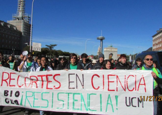 Clases en las plazas y movilizaciones en las calles por la universidad pública: «La investigación lleva tiempo y dinero»