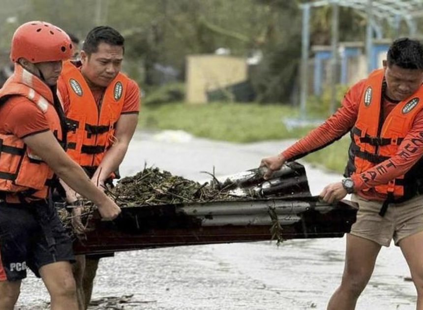 Filipinas evacúa a casi un millón de personas ante la llegada del supertifón Fung-wong