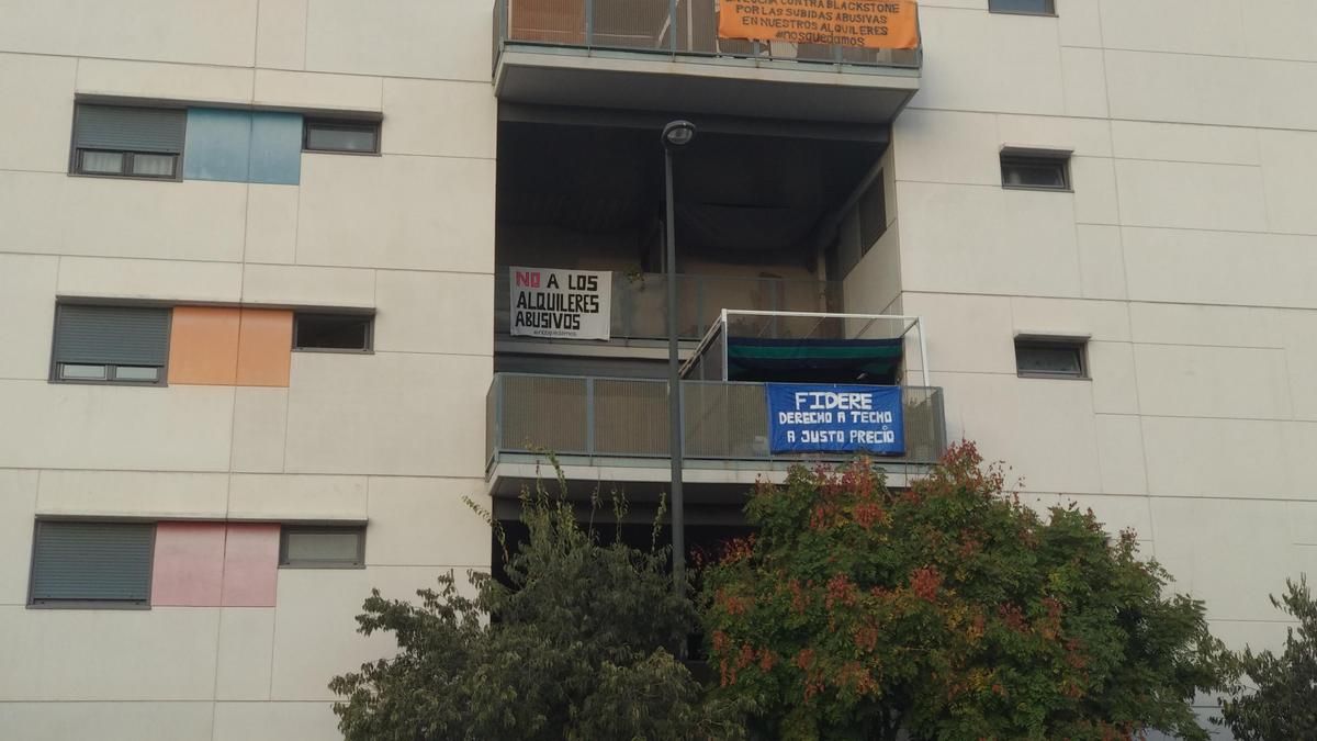 Compra, alquiler y venta: por qué fondos como Blackstone preparan la salida de miles de casas adquiridas tras la burbuja