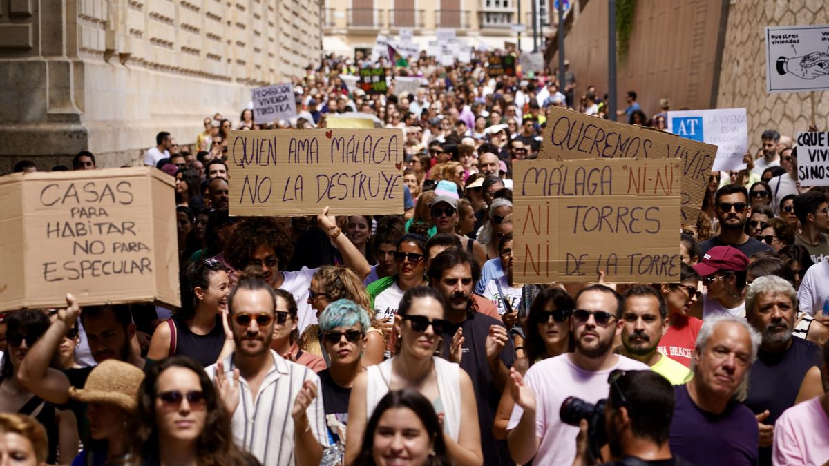 El Ayuntamiento de Málaga dejó caducar expedientes para cancelar pisos turísticos que incumplían la normativa municipal