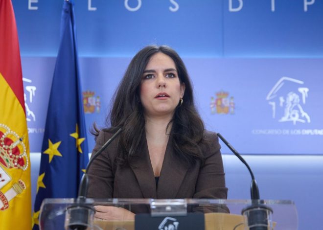 Vox planta a los reyes y no participará en el acto por los 50 años de la monarquía en el Congreso