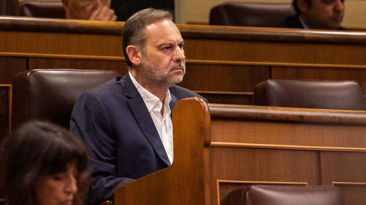 ¿Qué ocurrirá con el escaño de Ábalos tras su entrada en prisión?