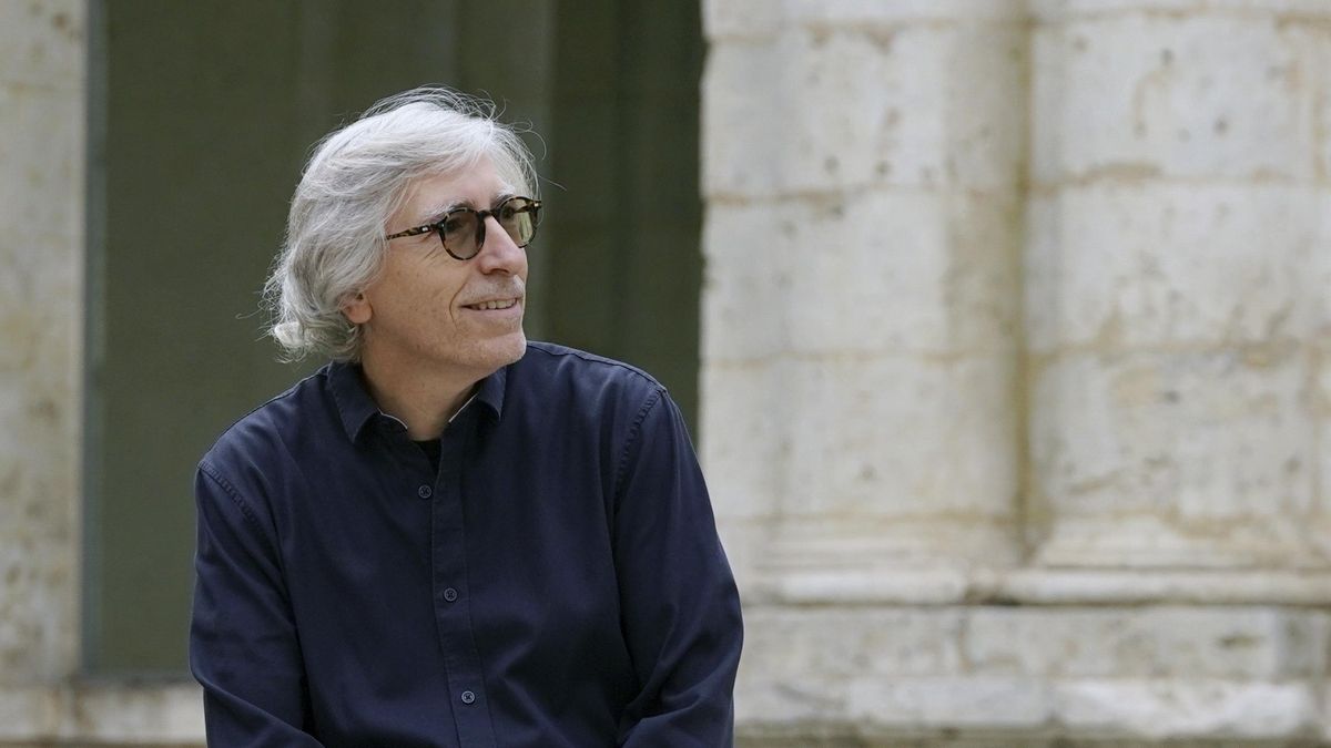 David Trueba: “En esta sociedad el hombre ha sabido vender su envejecimiento como bello”