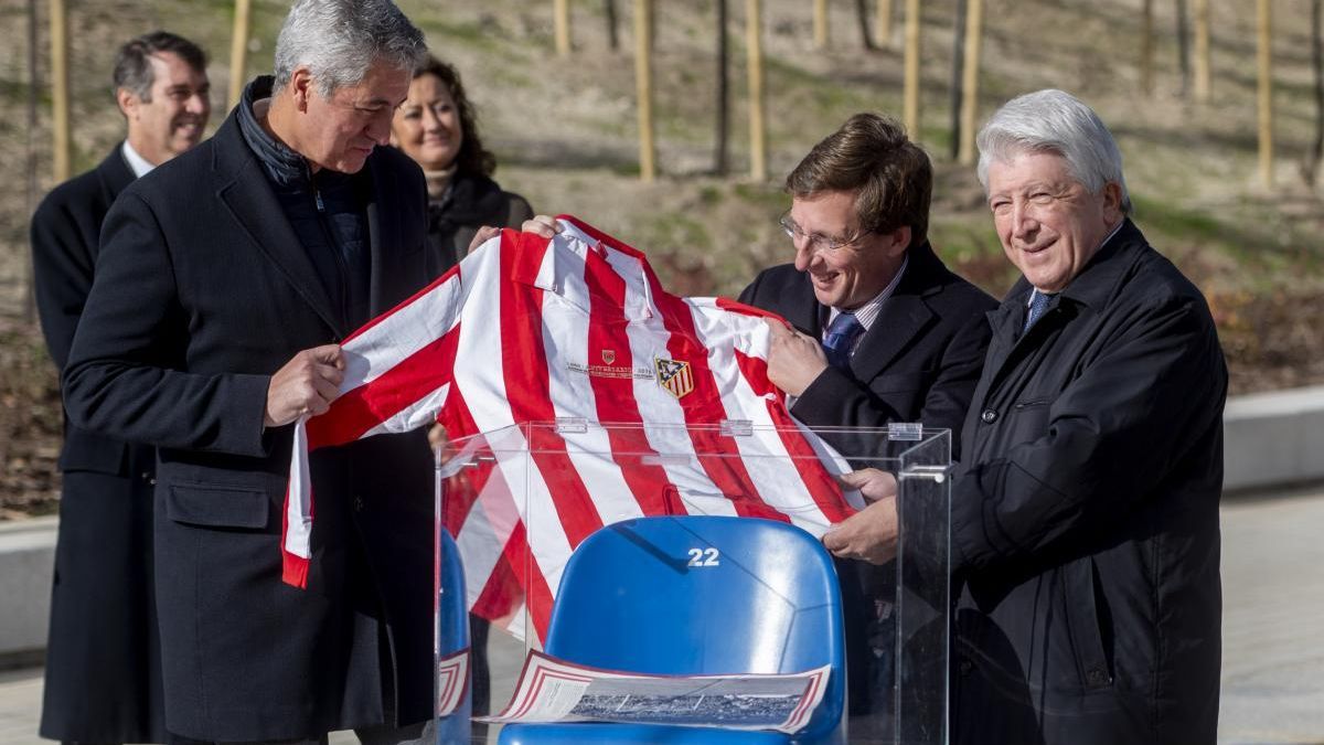 La venta del Atlético de Madrid remata el pelotazo de la familia Gil y Cerezo 33 años después de adquirirlo en «fraude de ley»