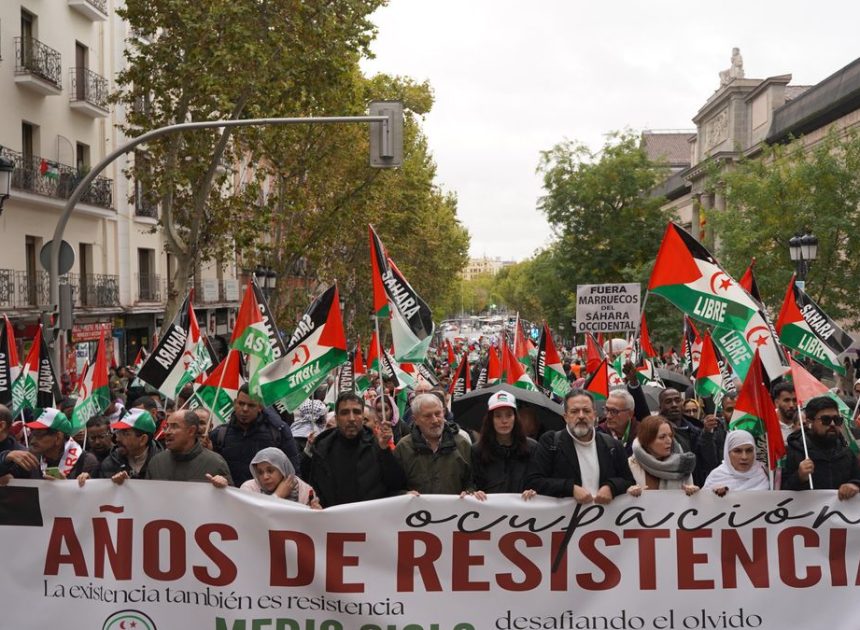 Miles de personas se manifiestan en solidaridad con el pueblo saharaui: “Ni Trump ni Sánchez pueden frenar nuestra determinación para ser libres”