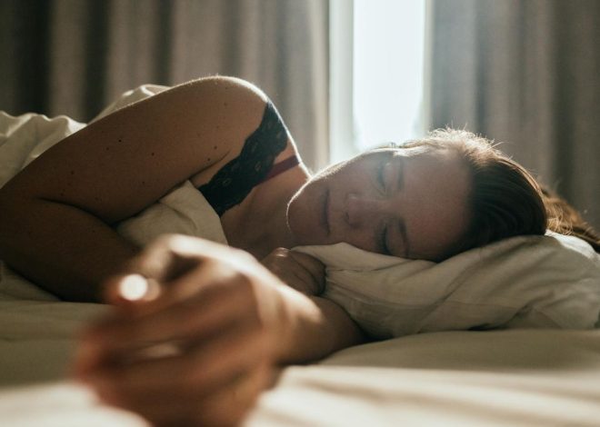 Más allá del café: los otros enemigos del sueño profundo que tomas a diario