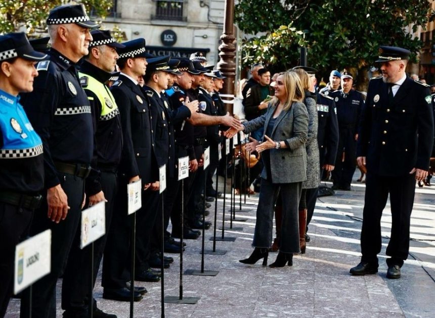 Condenado a casi tres años de cárcel por maltrato a su pareja un subinspector de la Policía Local de Granada