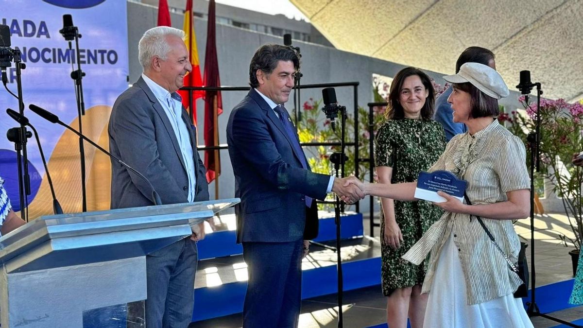 David Pérez organiza y presenta actos en un auditorio de Hortaleza sin contrato de seguridad y cobertura técnica acreditado