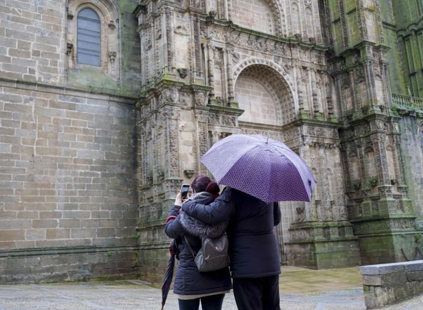 Noviembre comienza con tiempo otoñal y pasado por agua en varias comunidades