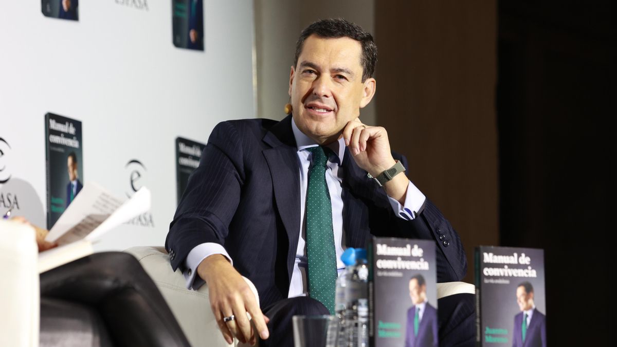 Autobiografía exprés de Juanma Moreno, antes y después de la crisis de cribados: «Me sentí superado e impotente»