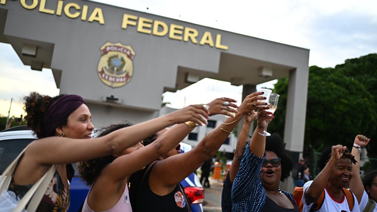 Auge y caída de Jair Bolsonaro: cómo la prisión abre una brecha de moderación para la derecha en Brasil