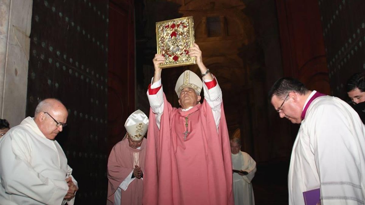 El Vaticano investiga por pederastia al obispo de Cádiz: «Se metía en mi cama, me acariciaba y besaba»