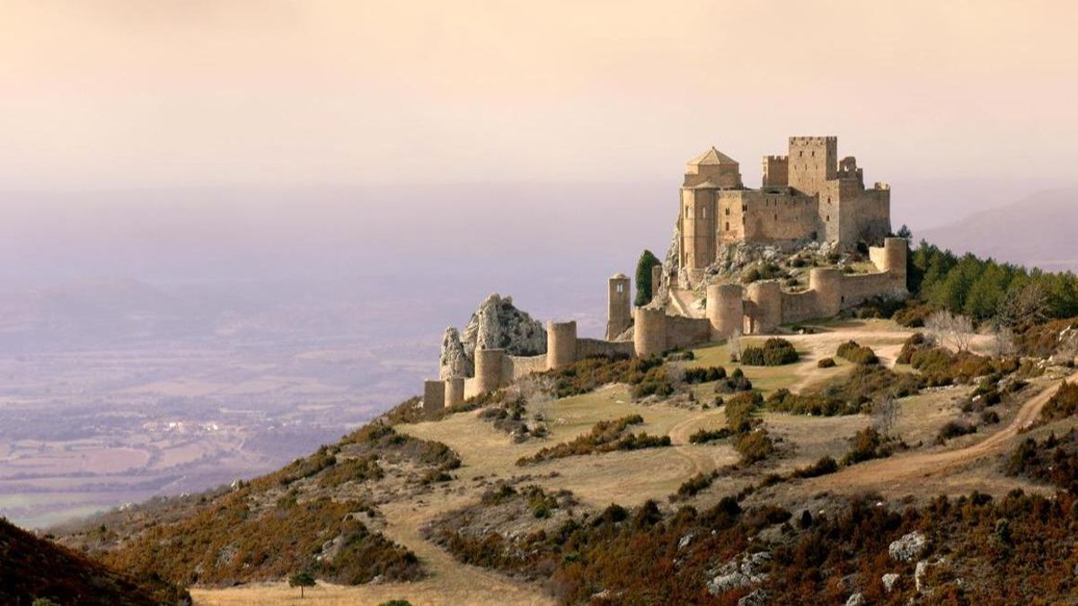 Castillos de frontera: cuando el mapa se defendía con piedra y murallas