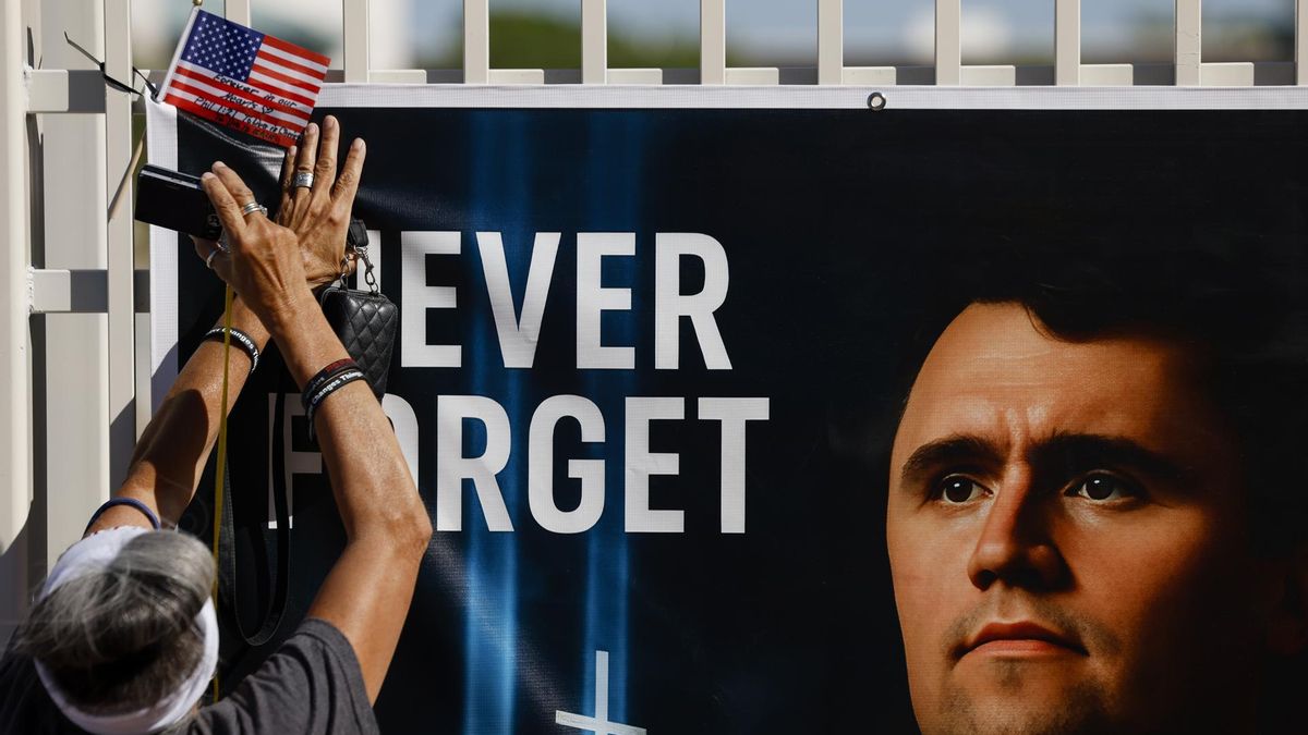 Un policía retirado pasa un mes en prisión en Tennessee por un meme de Facebook sobre el asesinato de Charlie Kirk