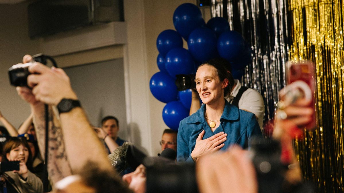 La socialista Katie Wilson gana la alcaldía de Seattle en un giro a la izquierda ante el demócrata Bruce Harrell, que buscaba la reelección