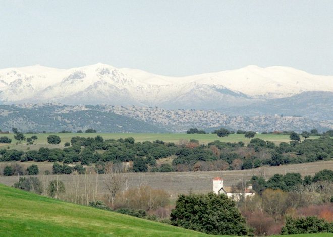La nieve y la lluvia se mantienen en la Sierra de Madrid este viernes