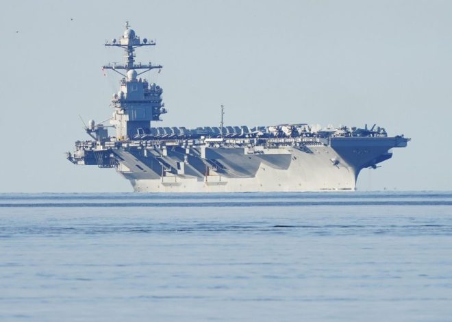 Maduro eleva la alerta militar y ordena una movilización masiva ante la llegada del portaaviones estadounidense a la zona