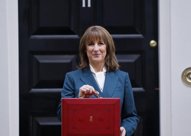 El Gobierno británico sube impuestos para sostener el gasto público de una economía lastrada por el Brexit