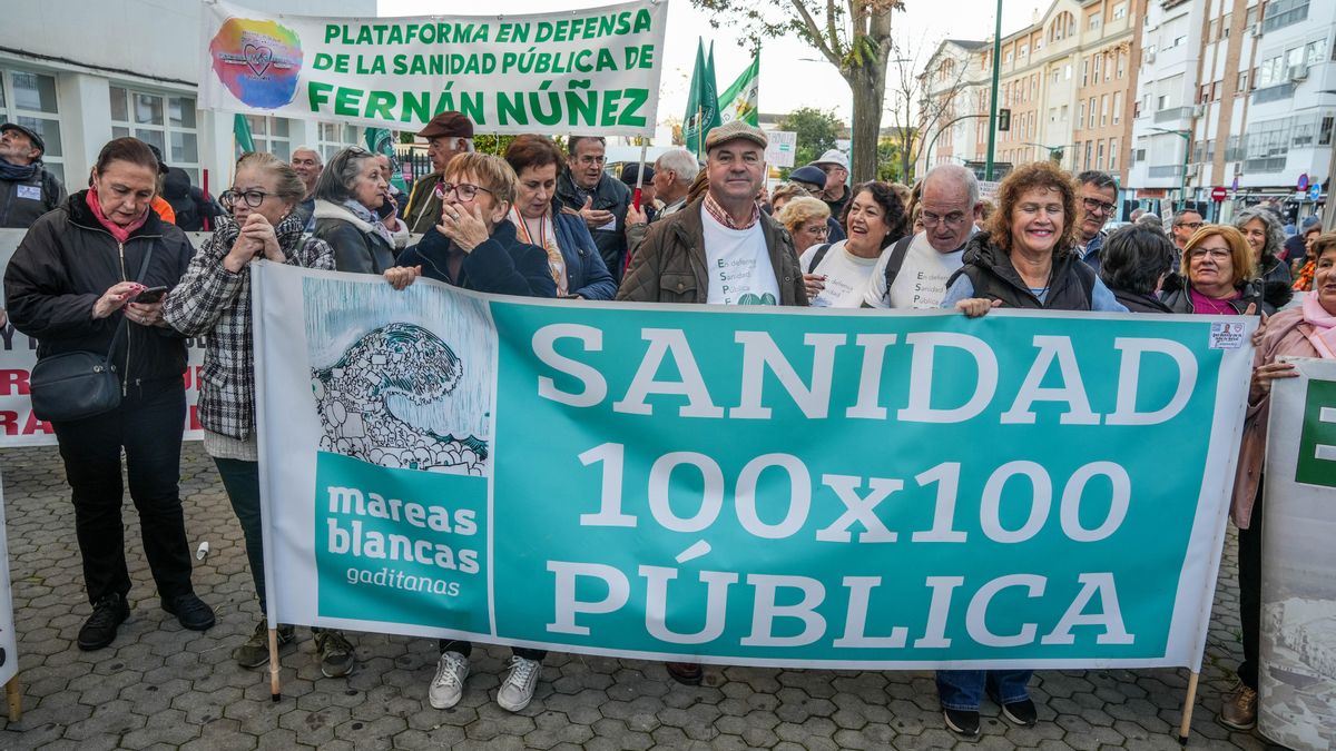 El PP de Moreno da un volantazo y acepta tramitar una iniciativa popular que enmienda su propio modelo sanitario