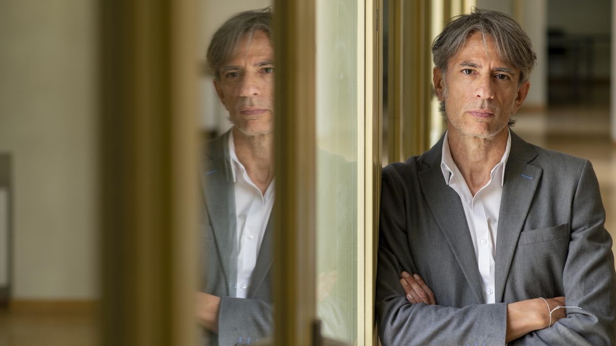 Juan Tallón: «Es imposible sostener una vida sin errores, pero nos han hecho creer que podemos con todo»