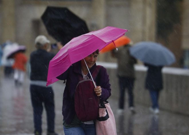 Por viento o lluvias: la Aemet activa hoy avisos en casi toda España