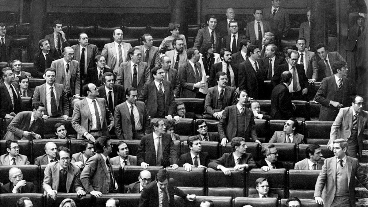 La conspiración permanente: las intrigas que amenazaron el camino hacia la democracia