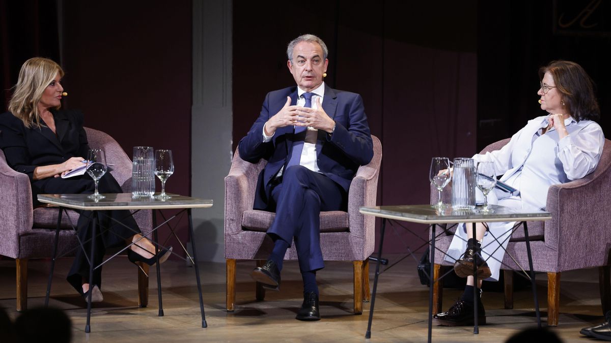 Zapatero dice que no le sorprenden las alabanzas de Juan Carlos I a Franco y desvela que le notó «incómodo» con la ley de memoria