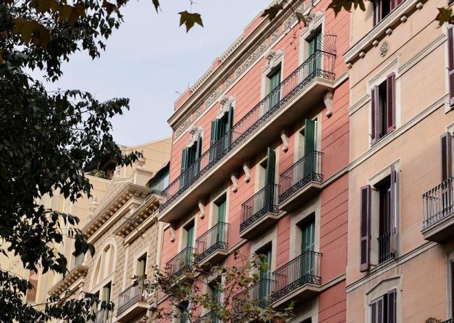 El 80% de las denuncias por viviendas ocupadas en Catalunya son de pisos vacíos de grandes tenedores