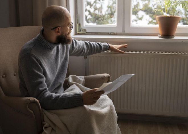 Las cuatro claves para poner a punto la calefacción, según un fontanero: «Revestir los radiadores no reduce el consumo»