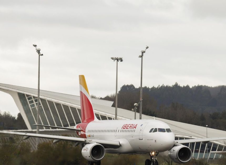 Venezuela retira el permiso a Iberia y otras aerolíneas por suspender sus vuelos al país en plena tensión con EEUU