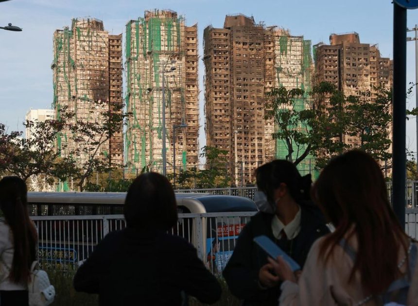 ¿Es culpa del bambú? Crece la indignación en Hong Kong por el incendio más letal en siete décadas