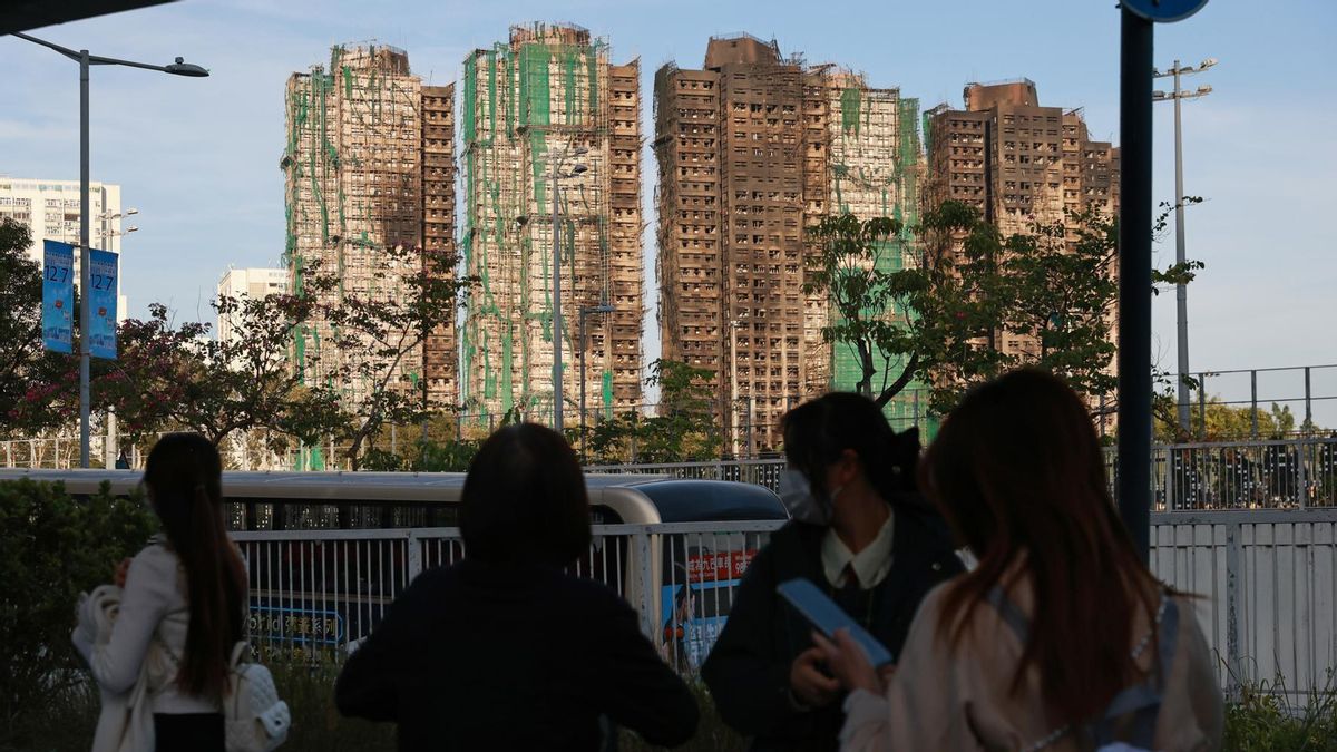 ¿Es culpa del bambú? Crece la indignación en Hong Kong por el incendio más letal en siete décadas