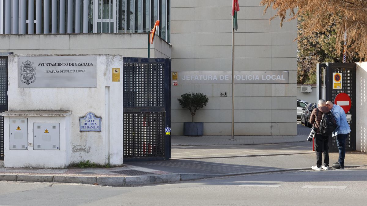 Un juzgado investiga a 43 sospechosos de amañar las oposiciones de la Policía Local de Granada