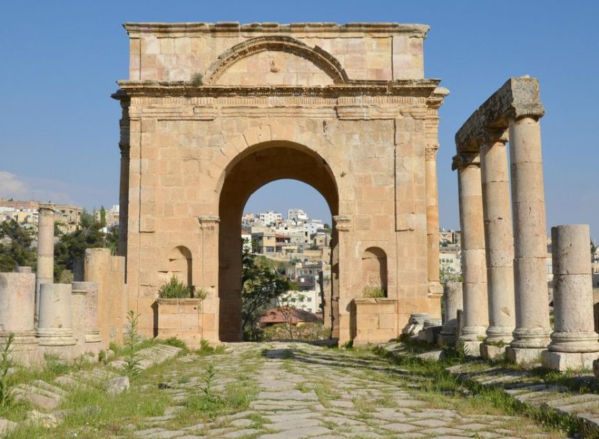 ¿Qué era el Cardo y el Decumano en el imperio romano y dónde podemos verlo en nuestras ciudades?