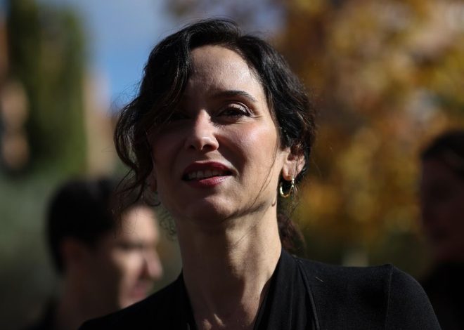 El Gobierno lleva al de Ayuso a los tribunales por negarse a crear el registro de objetores del aborto