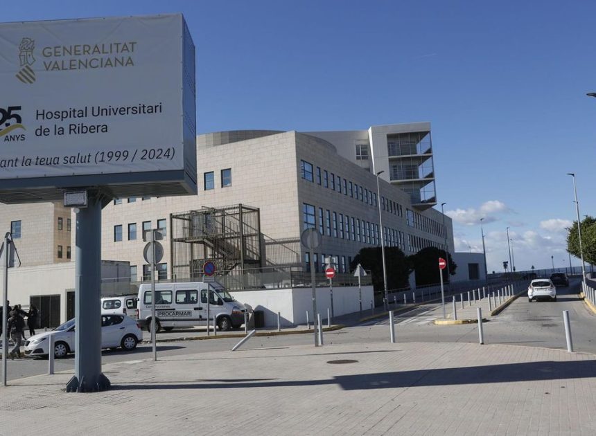 La niña de 4 años ingresada tras un tratamiento dental en Alzira pasa a planta