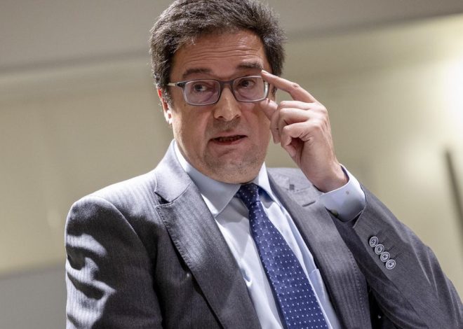 El Gobierno propone una subida salarial del 10% en cuatro años para los funcionarios