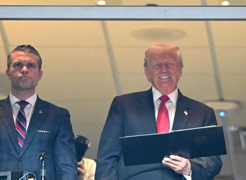 Trump se lleva un sonoro abucheo en el estadio de los Commanders, el equipo de fútbol americano de Washington DC