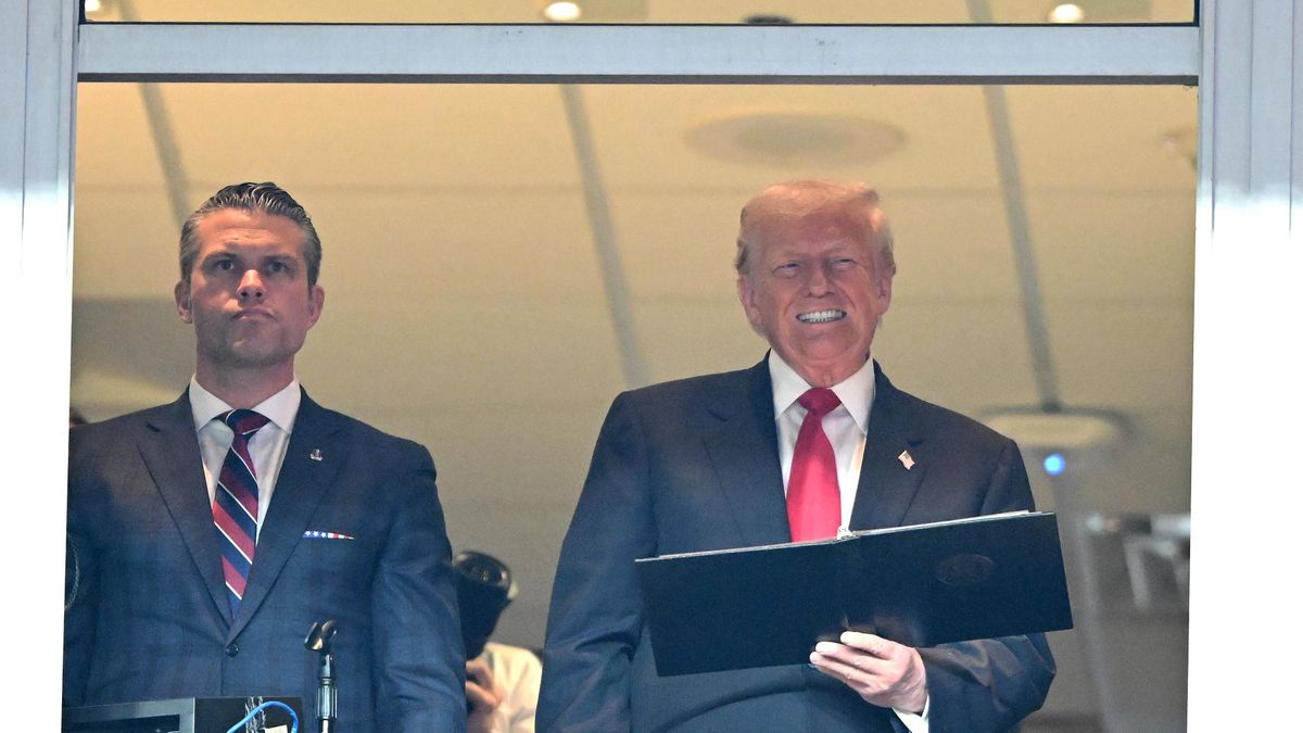 Trump se lleva un sonoro abucheo en el estadio de los Commanders, el equipo de fútbol americano de Washington DC
