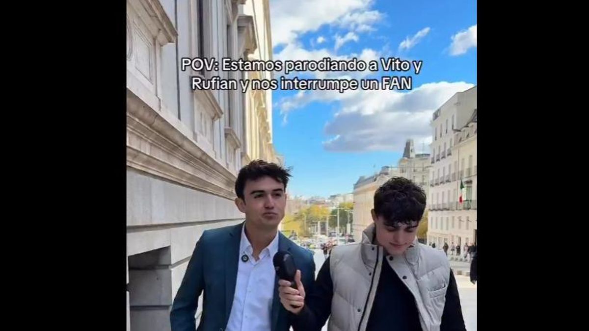 Dos tiktokers se graban imitando a Rufián y Vito Quiles y aparece… «un fan»: «Lo hacéis muy bien»