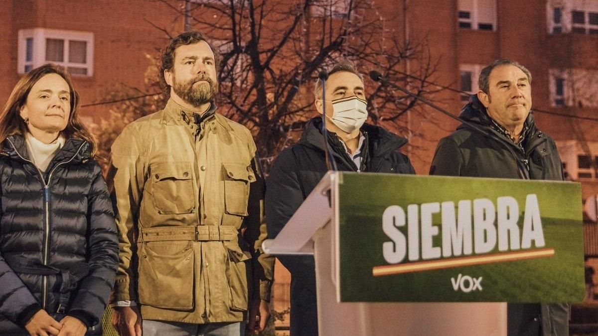 Un tribunal suspende un mes al guardia civil que pidió el voto para Vox: «El Gobierno es cómplice de pederastas»