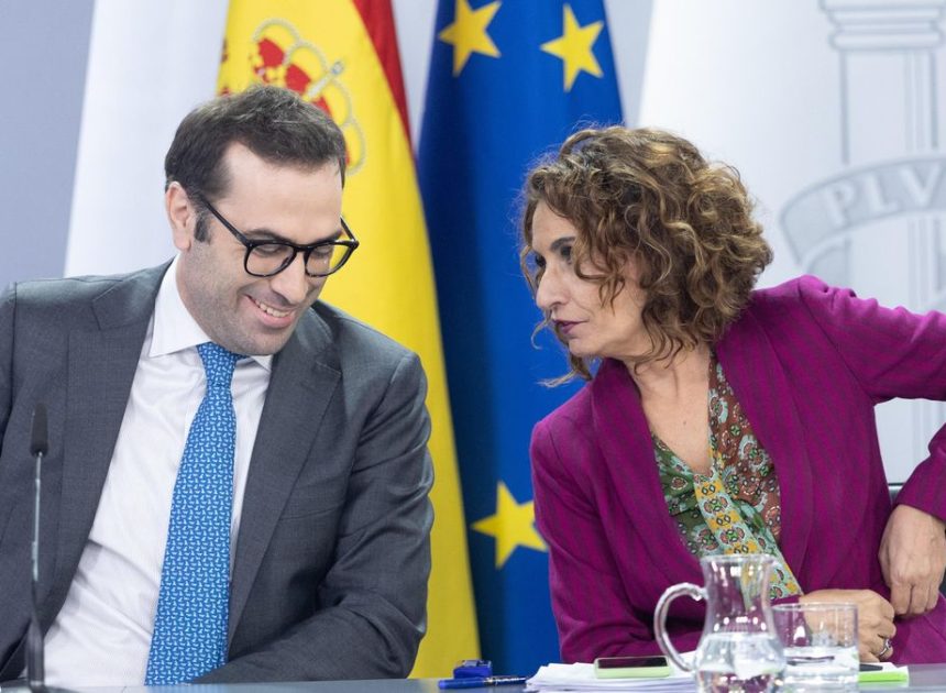 El Gobierno flexibiliza las reformas pactadas con Bruselas para recibir 27.000 millones de fondos europeos