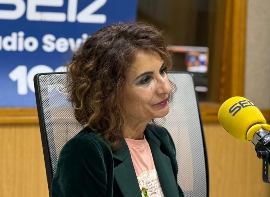 Montero: «No es importante si estoy aquí o en otro sitio. Mi trabajo en el Gobierno beneficia sobre todo a Andalucía»