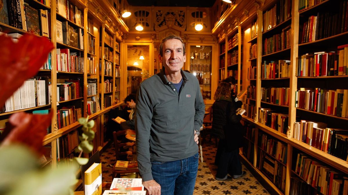 La librería Sant Jordi de Barcelona desafía a la gentrificación y vuelve a subir la persiana ocho meses después