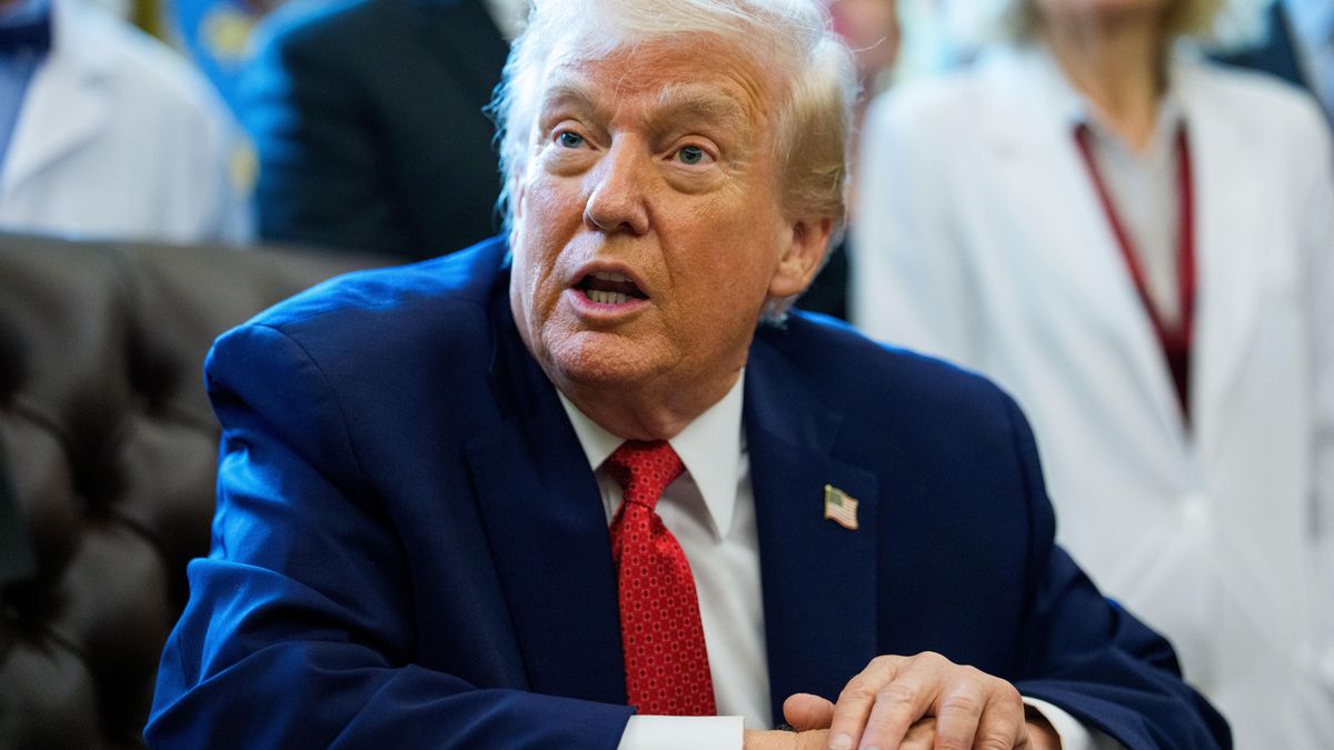 Trump dice que EEUU ha destruido una «gran instalación» en su campaña contra Venezuela, sin dar detalles