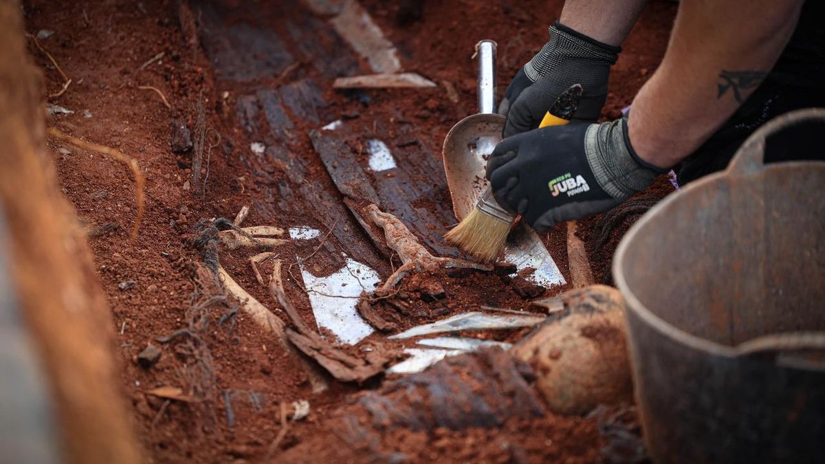 A pie de fosa mientras PP y Vox derogan la Ley de Memoria balear: «Quieren exhumaciones en silencio»