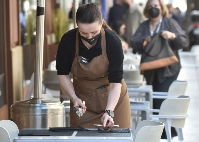 Las claves del buzón que impulsan los empresarios de Tenerife para espiar a los trabajadores: “Criminaliza a los más vulnerables”