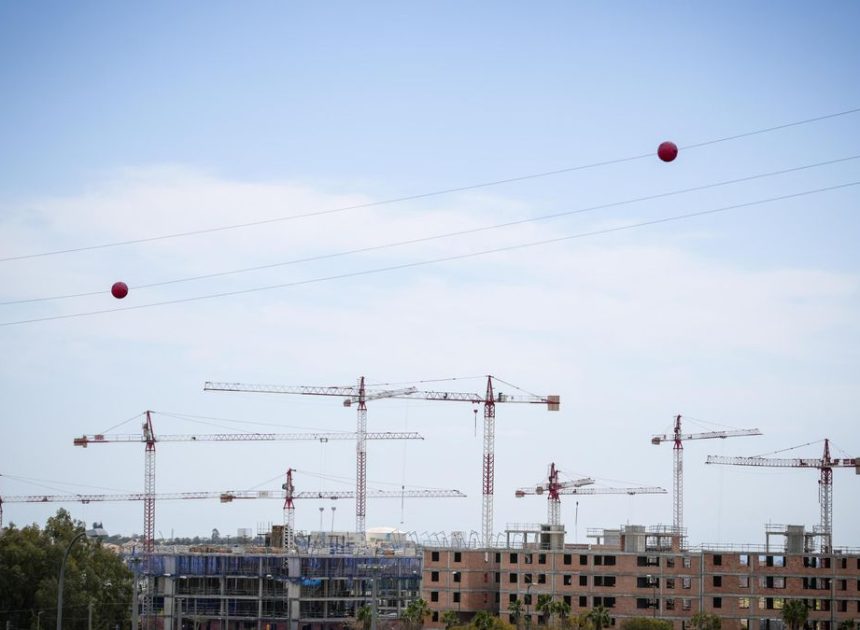 BBVA asegura que la falta de viviendas se cronificará hasta 2030 si la inversión no se duplica hasta los máximos de la burbuja